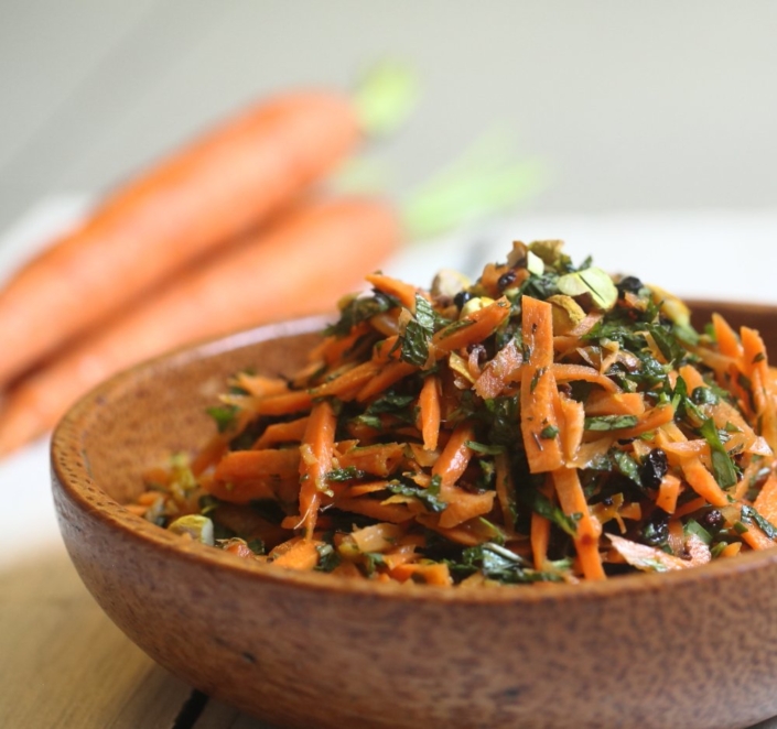 Салат из молодой моркови в марокканском стиле